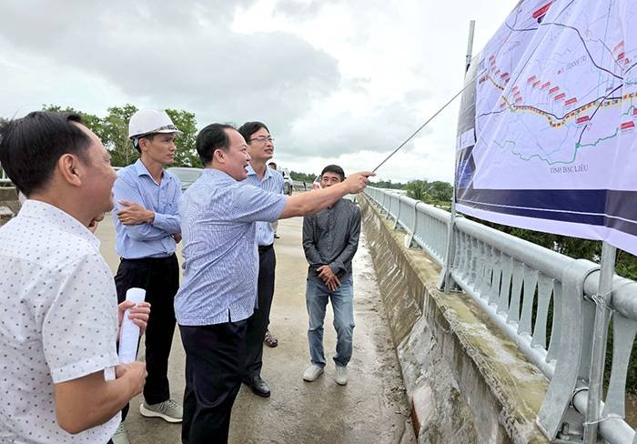 Lãnh đạo TP Cần Thơ trực tiếp kiểm tra tiến độ loạt dự án giao thông trọng điểm- Ảnh 1.