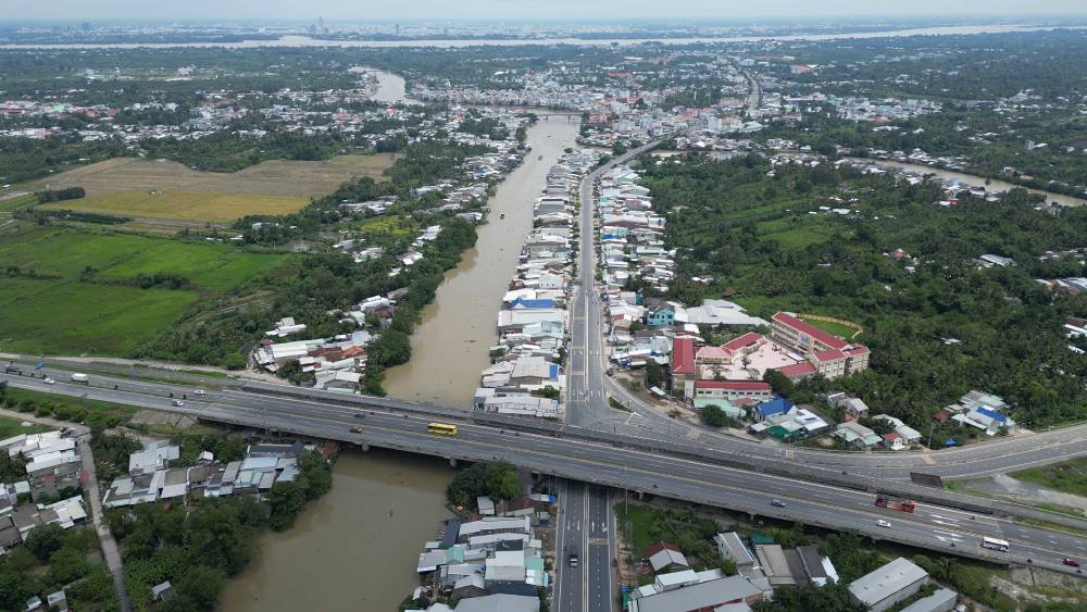Chủ tịch TP Cần Thơ chỉ đạo đẩy nhanh các dự án trọng điểm- Ảnh 1.