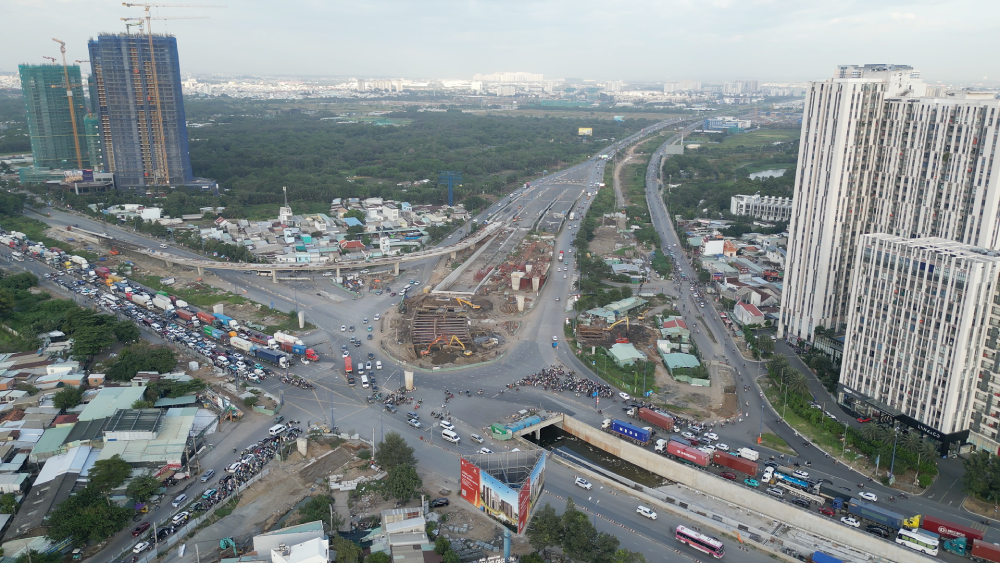 Thay bạn đi xem công trường xây nút giao 3.400 tỷ tại TP.HCM- Ảnh 1.
