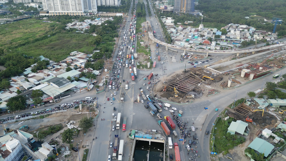 Thay bạn đi xem công trường xây nút giao 3.400 tỷ tại TP.HCM- Ảnh 2.