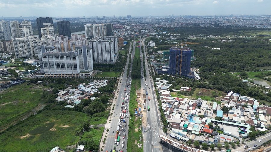 Lợi nhuận quý 4/2025 của nhiều doanh nghiệp bất động sản được dự báo tăng mạnh, có nơi gấp gần 6 lần- Ảnh 1.