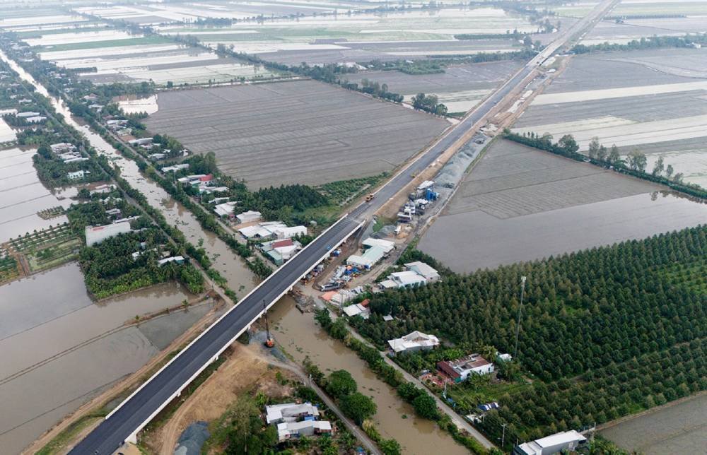 Cao tốc trục ngang Đồng bằng sông Cửu Long thông xe: Người dân miền Tây sắp không còn phải đi vòng- Ảnh 2.
