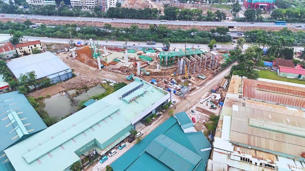 Nóng rực công trường tuyến vành đai gần 2.400 tỷ đồng- Ảnh 2. Nóng rực công trường tuyến vành đai gần 2.400 tỷ đồng- Ảnh 2.
