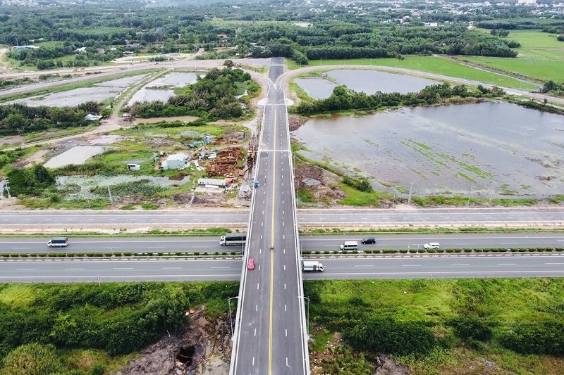 ebd716aa-a3fe-41b5-890f-ce9fb5f3c81f-1