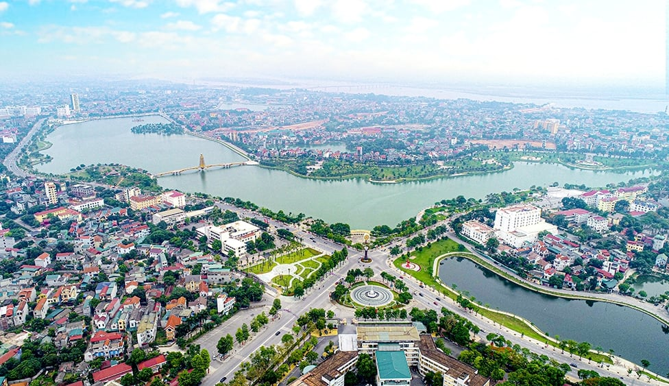 mot-dia-phuong-sat-ha-noi-nghien-cuu-xay-dung-truc-dai-lo-canh-quan-song-hong-1