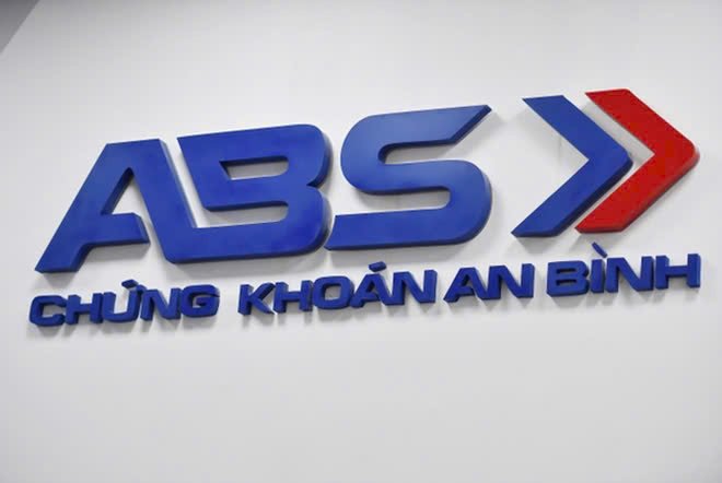 Công ty chứng khoán trong hệ sinh thái ABBank bị phạt hơn 412 triệu đồng, lãnh đạo đồng loạt xin từ nhiệm- Ảnh 1.