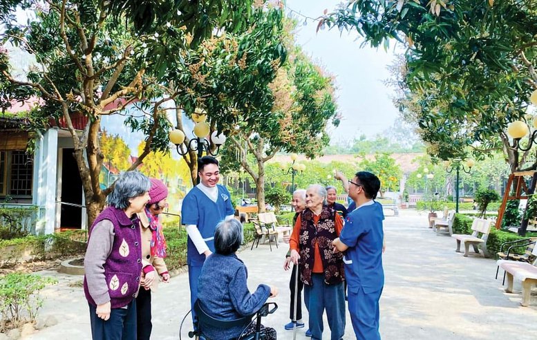 rmo-hinh-cham-soc-nguoi-gia-177344387090511473994-1