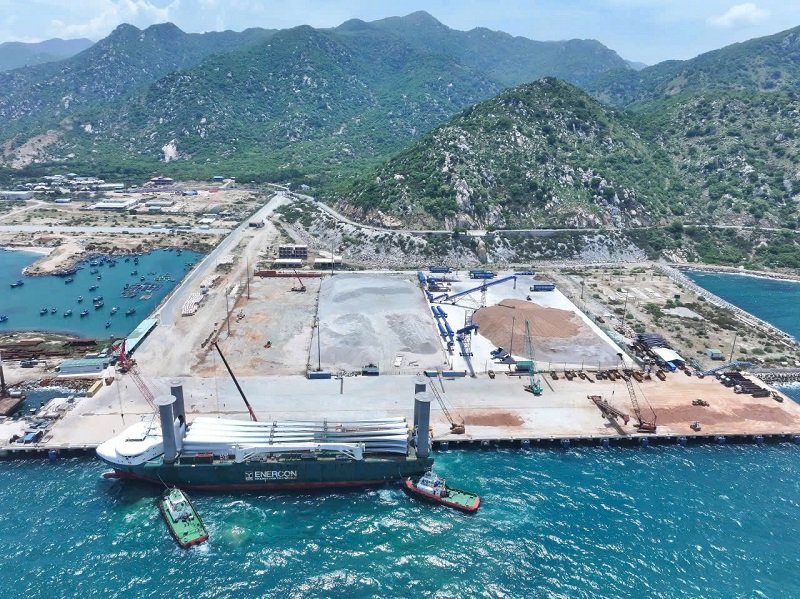 Đua Fat mắc kẹt tại dự án Cảng Trung Nam Cà Ná- Ảnh 1. Đua Fat mắc kẹt tại dự án Cảng Trung Nam Cà Ná- Ảnh 1.