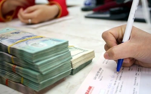 Một số nhà băng còn tăng lãi suất huy động, Ngân hàng Nhà nước yêu cầu tăng cường kiểm tra- Ảnh 1.