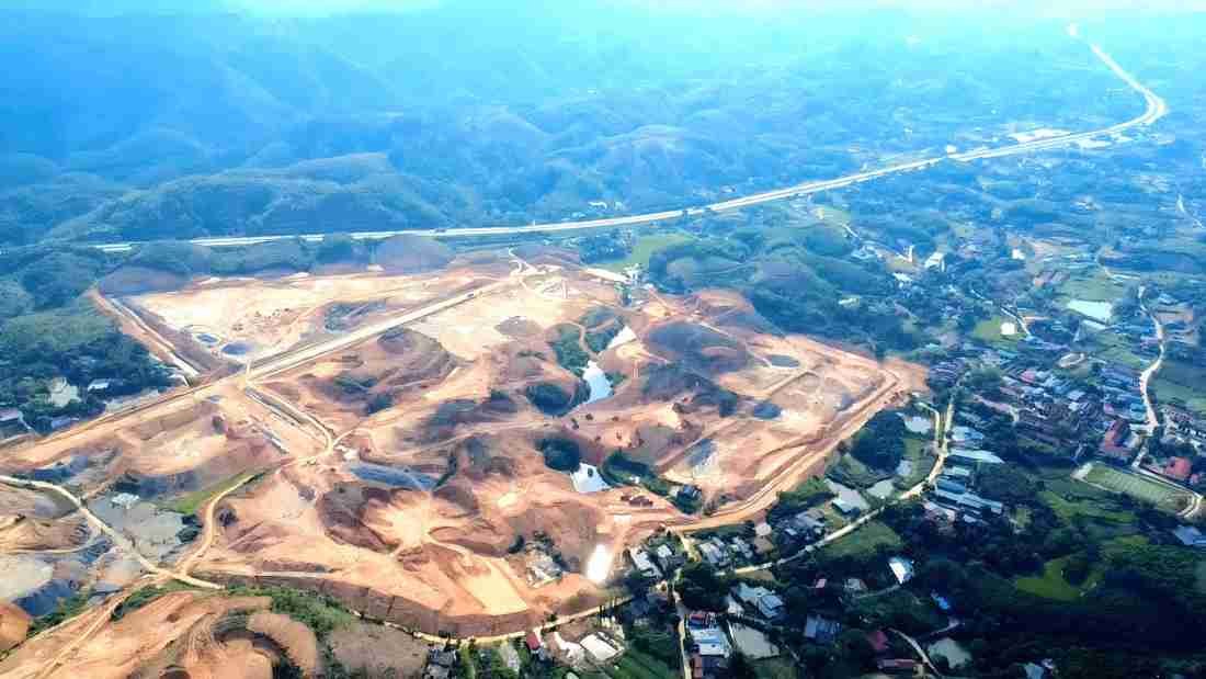 Lào Cai chuẩn bị hơn 527 ha đất sạch để đón làn sóng đầu tư công nghiệp mới- Ảnh 1. Lào Cai chuẩn bị hơn 527 ha đất sạch để đón làn sóng đầu tư công nghiệp mới- Ảnh 1.