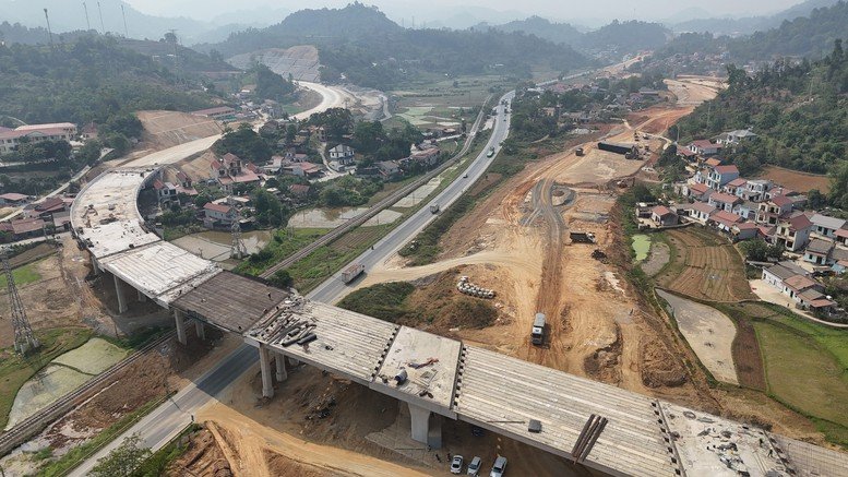 Sắp thông xe cao tốc cửa khẩu Hữu Nghị - Chi Lăng- Ảnh 1. Sắp thông xe cao tốc cửa khẩu Hữu Nghị - Chi Lăng- Ảnh 1.