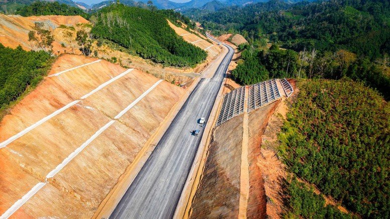 Sắp thông xe cao tốc cửa khẩu Hữu Nghị - Chi Lăng- Ảnh 2. Sắp thông xe cao tốc cửa khẩu Hữu Nghị - Chi Lăng- Ảnh 2.
