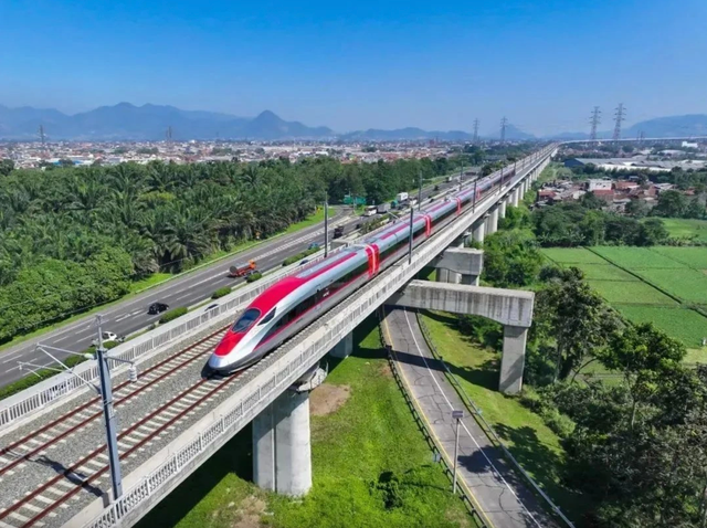 Hai địa phương hoàn tất giải phóng mặt bằng tuyến đường sắt tốc độ cao Hà Nội - Quảng Ninh- Ảnh 1. Hai địa phương hoàn tất giải phóng mặt bằng tuyến đường sắt tốc độ cao Hà Nội - Quảng Ninh- Ảnh 1.