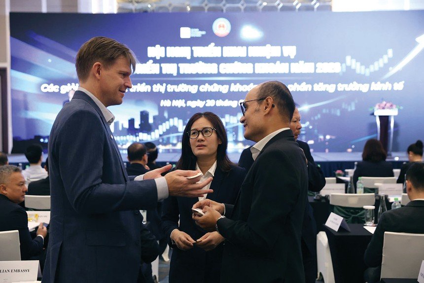 Loạt giải pháp thúc đẩy thị trường sang trang mới