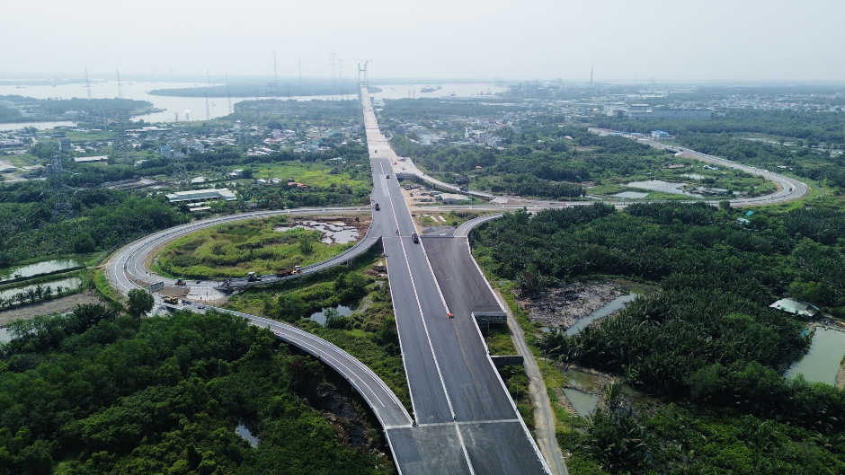 Từ bài toán giãn dân của Hà Nội sang tương lai cửa ngõ phía Tây TP.HCM