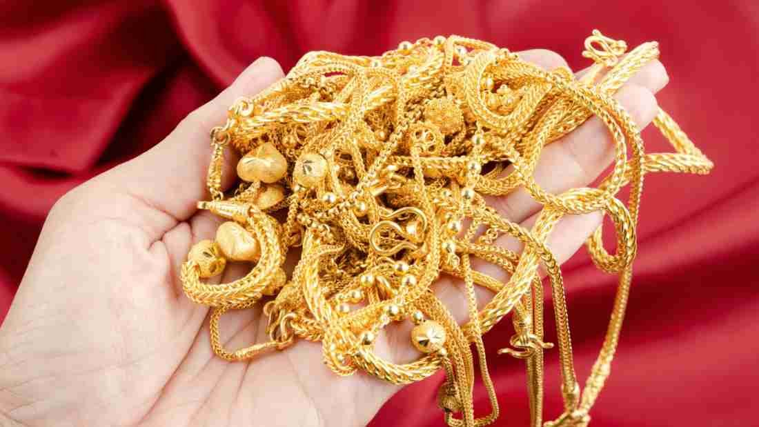 Giá vàng trải qua đợt giảm sâu, chuyên gia xem là “cơ hội vàng” để mua vào, vẫn đặt cược mốc 10.000 USD/ounce