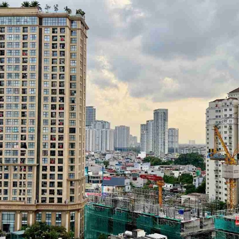 Tín dụng chảy mạnh vào bất động sản