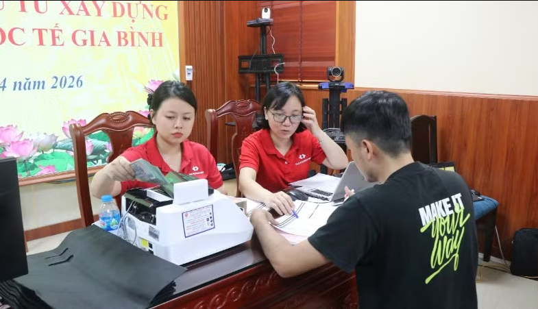 Bắc Ninh: 40 hộ gia đình nhận thưởng sớm bàn giao mặt bằng dự án Cảng hàng không quốc tế Gia Bình